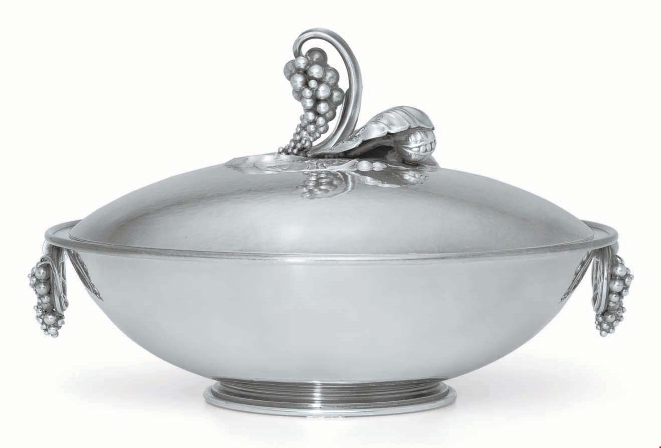 A DANISH SILVER COVERED VEGETABLE TUREEN, DESIGNED BY JENSEN