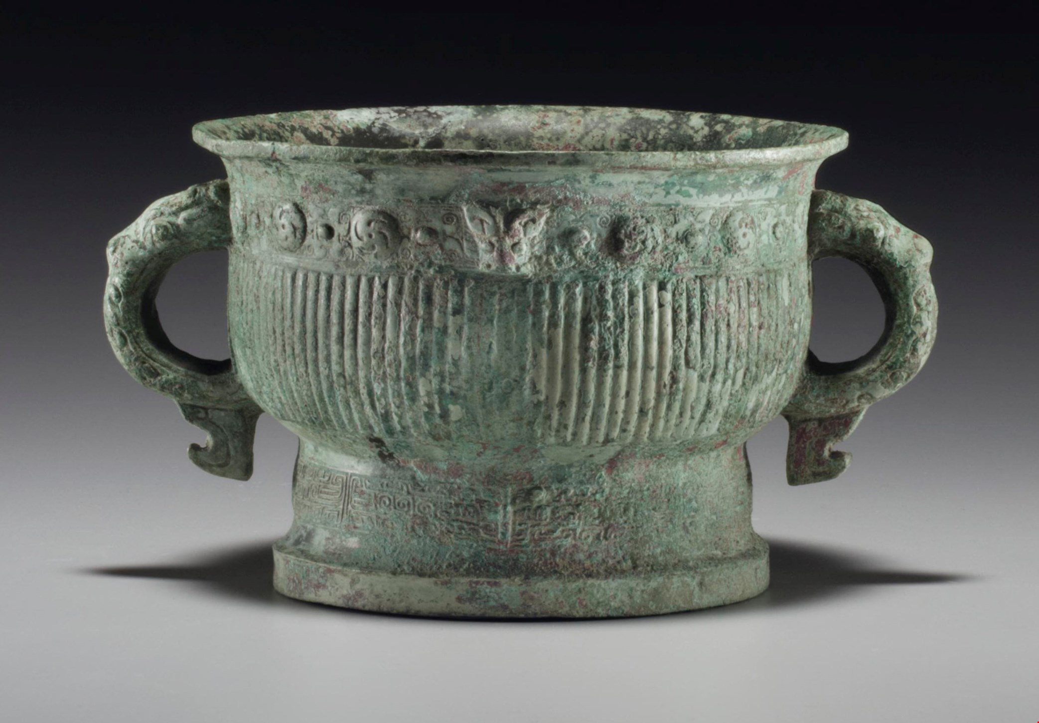 A BRONZE RITUAL FOOD VESSEL, GUI