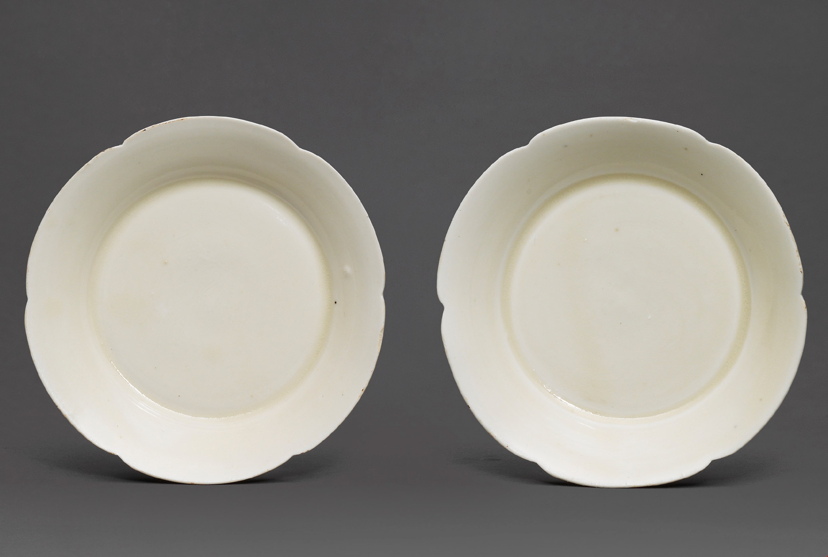 a-small-pair-of-ding-foliate-rim-dishes-northern-song-jin-dynasty