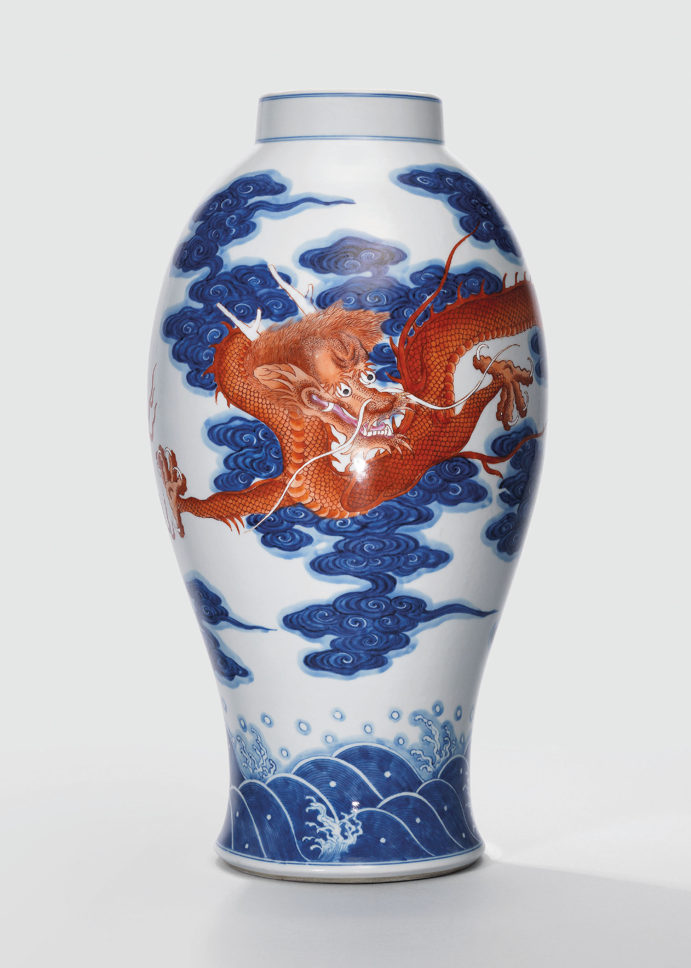 明萬曆五彩穿花龍鳳紋蒜頭瓶六字楷書橫款, WANLI SIX-CHARACTER MARK