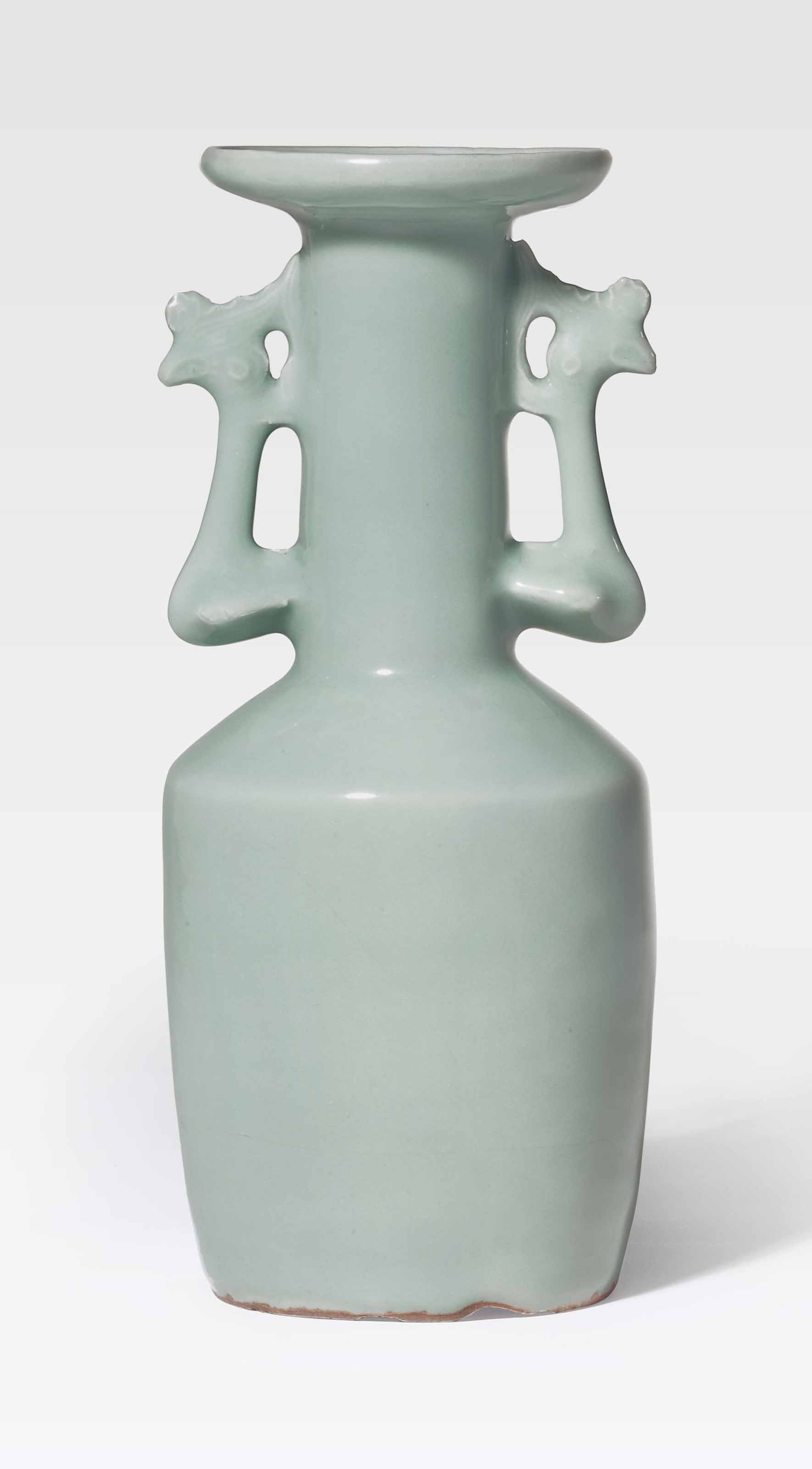 南宋龍泉窯青釉鳳耳盤口瓶, SOUTHERN SONG DYNASTY (1127-1279