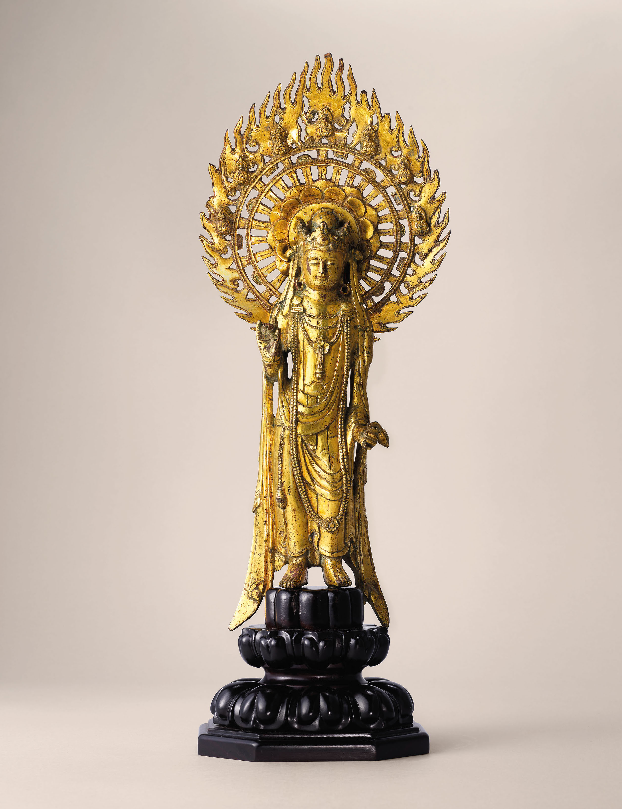 【希少 骨董品 旧家出物】大型 菩薩 立像 金箔銅像 51.2cm/5.2kg 隋鎏金銅菩薩立像, SUI DYNASTY (581-618) | Christie's