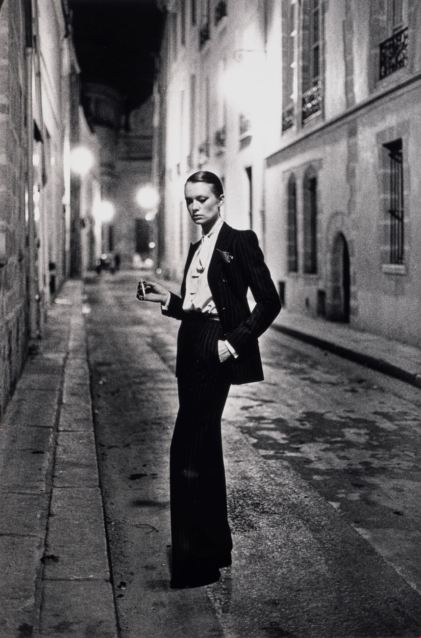 helmut-newton-1920-2004-yves-saint-laurent-rue-aubriot-vogue