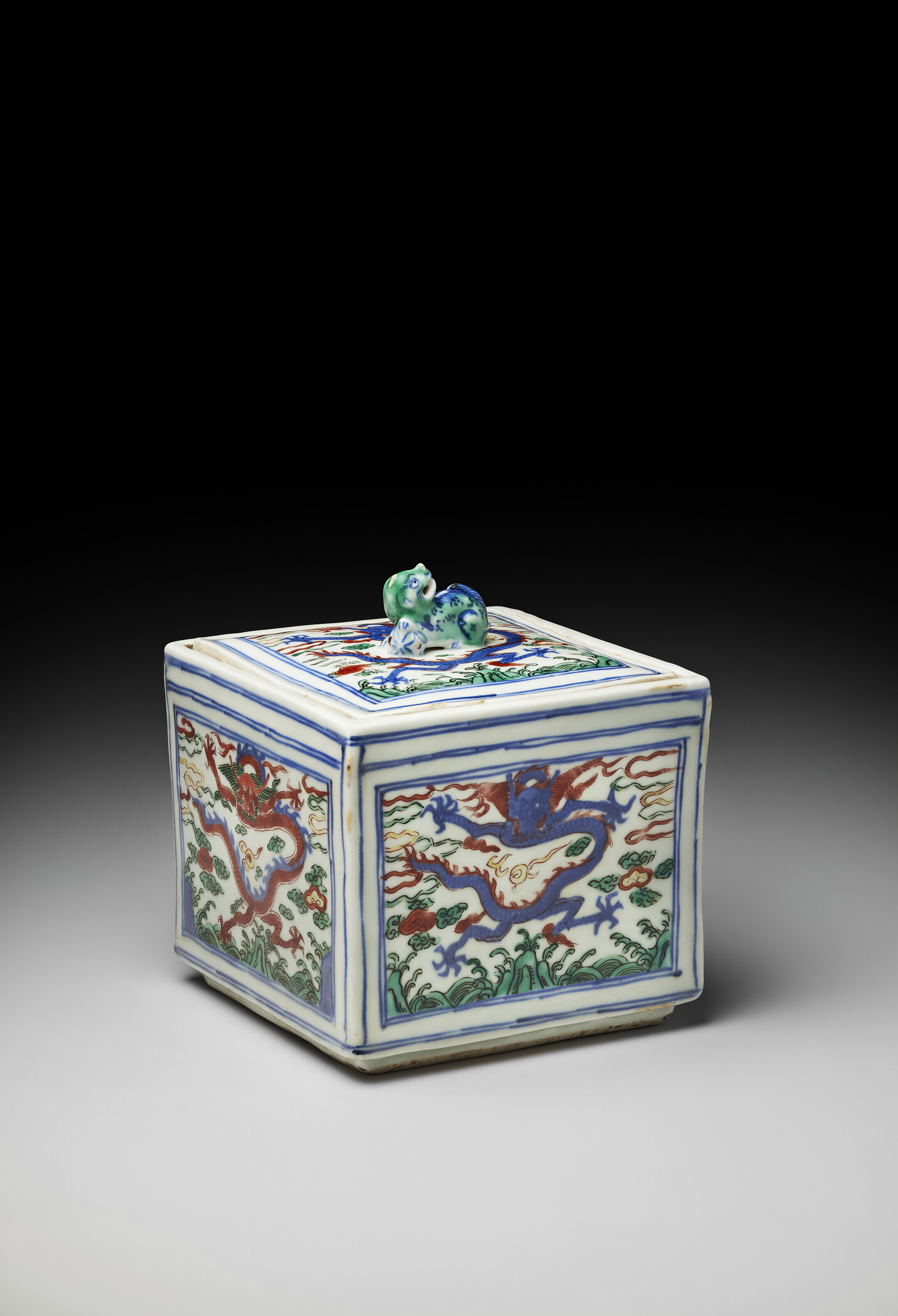 南宋龙泉窑青釉葵口洗, SOUTHERN SONG DYNASTY (1127-1279) | Christie's