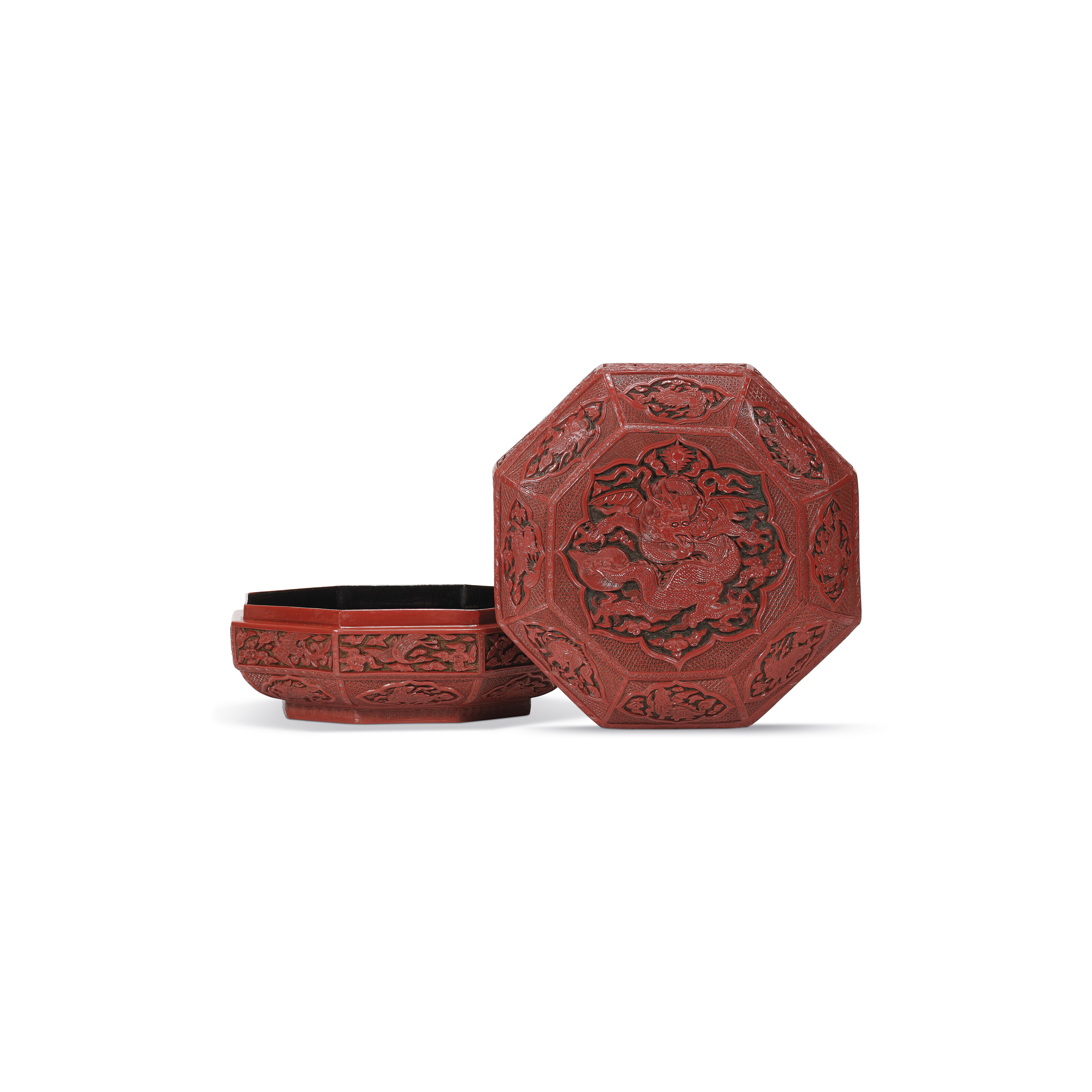清乾隆金釉地金彩山水人物圖盌一對描金六字篆書款, QIANLONG GILT SIX