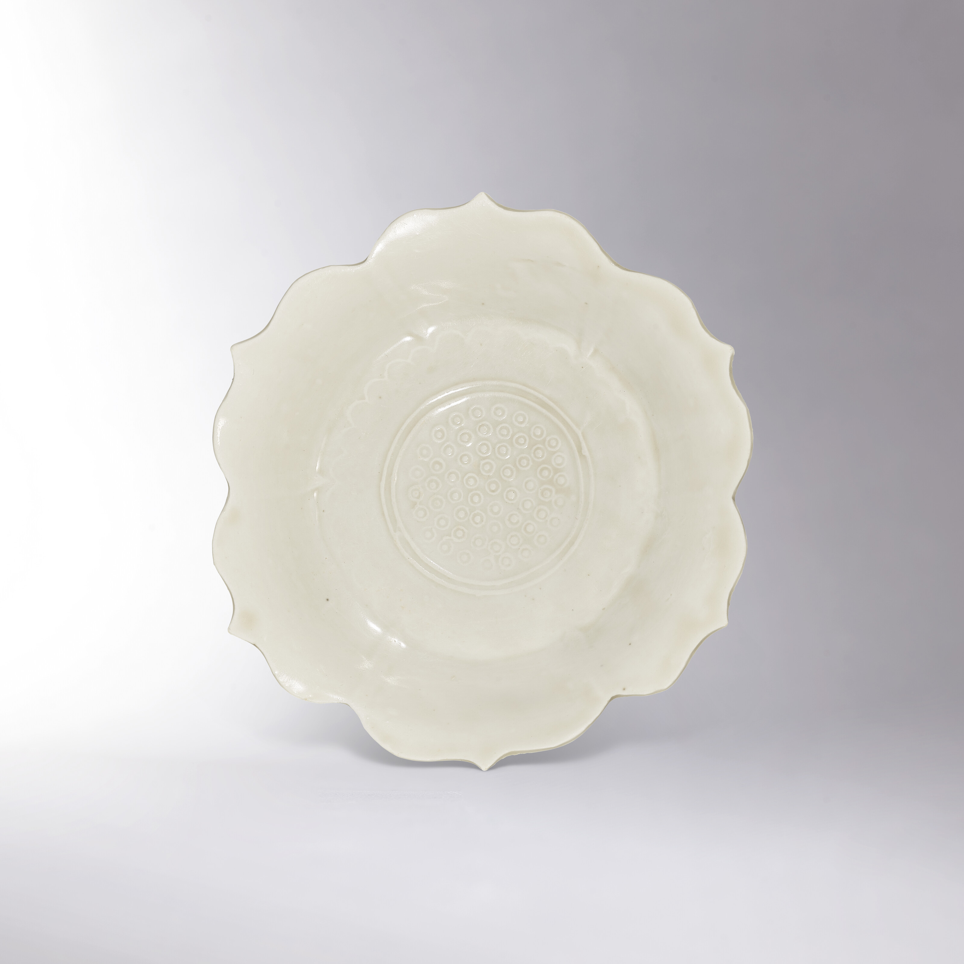 北宋/金耀州窯青釉刻飛天紋盌, NORTHERN SONG – JIN DYNASTY (960-1234